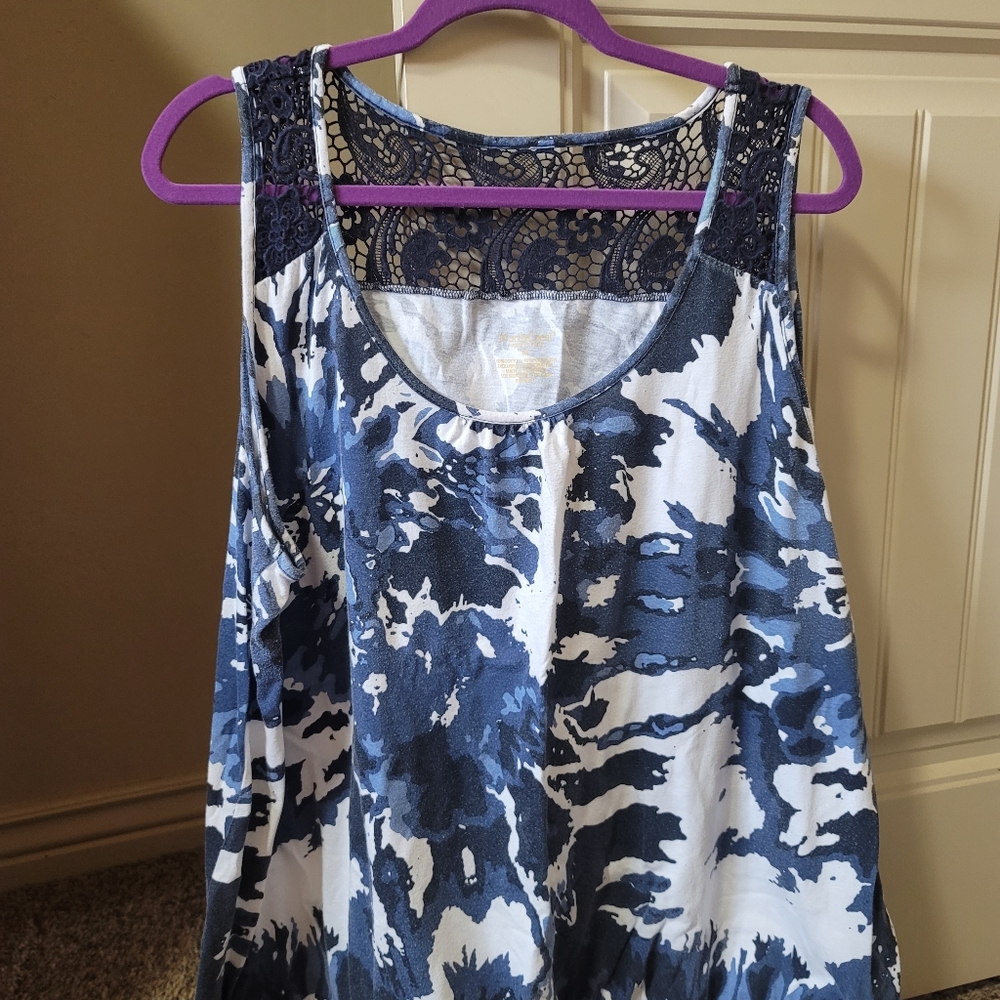 Fun tank top blue and white